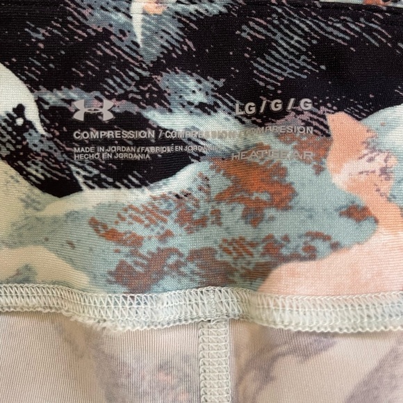 Women’s Under Armour multi-color heat gear compression leggings Large - Picture 4 of 4